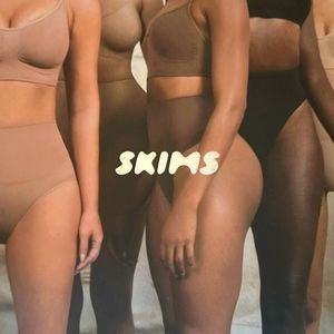 SKIMS Bodysuit seamless thong shapewear